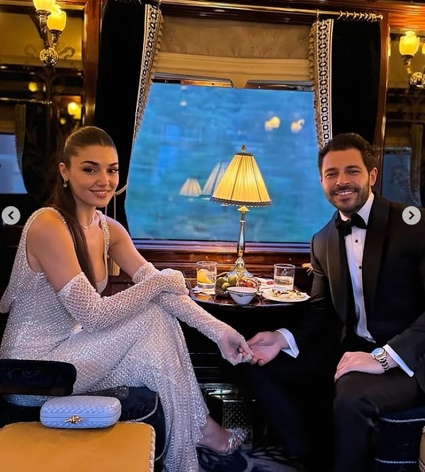 Merakımız Artık Son Bulabilir: Hande Erçel'in Kendi Tasarladığı Elbiseyi Sonunda Onun Üzerinde Görebildik! 1 merakimiz artik son bulabilir hande ercelin kendi tasarladigi elbiseyi sonunda onun uzerinde gorebildik 0 OneBOL6z