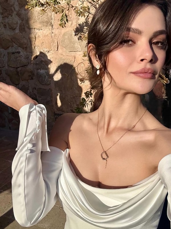 Moda Uzmanı Konuştu: Demet Akalın, Cannes Kombiniyle Yerden Yere Vurulan Sinem Ünsal'a Hiç Acımadı! 1 moda uzmani konustu demet akalin cannes kombiniyle yerden yere vurulan sinem unsala hic acimadi dWEbczfU