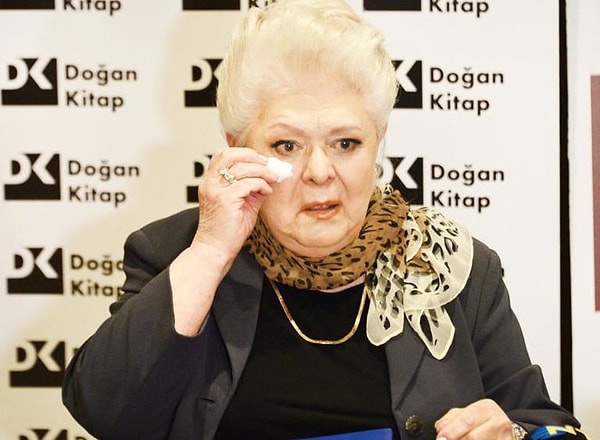 Neşe Karaböcek'in Kitabında "Enişteci" Kız Kardeşi Gülden Karaböcek'i Anlattığı Kısa ama Acı Paragraf! 2 nese karabocekin kitabinda enisteci kiz kardesi gulden karaboceki anlattigi kisa ama aci paragraf 1 neEtafjP
