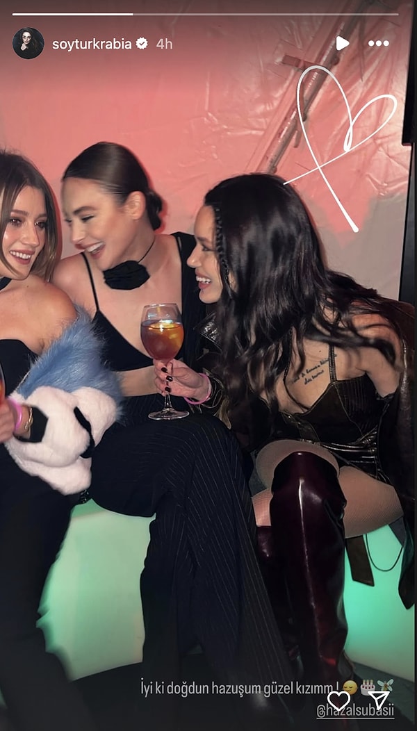 Rabia Soytürk'ün Kız Neşesinden Tuba Ünsal'ın Plaj Pozuna 2 Mayıs'ta Ünlülerin Instagram Hikayeleri 1 rabia soyturkun kiz nesesinden tuba unsalin plaj pozuna 2 mayista unlulerin instagram hikayeleri 0 dCvCQPUp