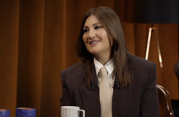 Sanat Güneşi'ni Tanımamış: Sibel Can'ın Yıllar Önce Zeki Müren'e Yanlışlıkla Posta Koyduğu Anısı 4 sanat gunesini tanimamis sibel canin yillar once zeki murene yanlislikla posta koydugu anisi 3 epyH7Plj