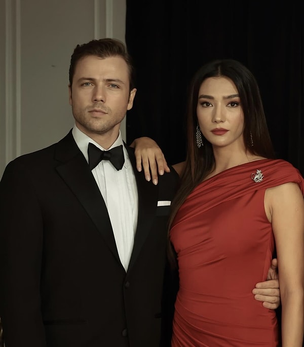 Teşkilat’ın Altay’ı Tolga Sarıtaş ve Eşi Zeynep Mayruk’un Bebeğinin Cinsiyeti Belli Oldu! 2 teskilatin altayi tolga saritas ve esi zeynep mayrukun bebeginin cinsiyeti belli oldu 1 1da9HSs7