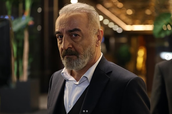 Yılmaz Erdoğan, Sırrı Süreyya Önder'in Cenazesinde Acısını Gizleyemedi, Gözyaşlarına Hakim Olamadı! 2 yilmaz erdogan sirri sureyya onderin cenazesinde acisini gizleyemedi gozyaslarina hakim olamadi 1 CZWeCKIG