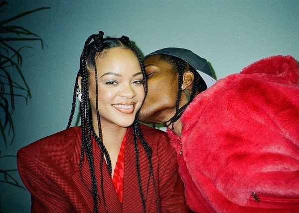 Yine Şarkı Yok Bebek Var: 2025 Met Gala'ya Karnı Burnunda Gelen Rihanna, 3. Çocuğuna Hamile Olduğunu Duyurdu! 1 yine sarki yok bebek var 2025 met galaya karni burnunda gelen rihanna 3 cocuguna EWMMNKm7