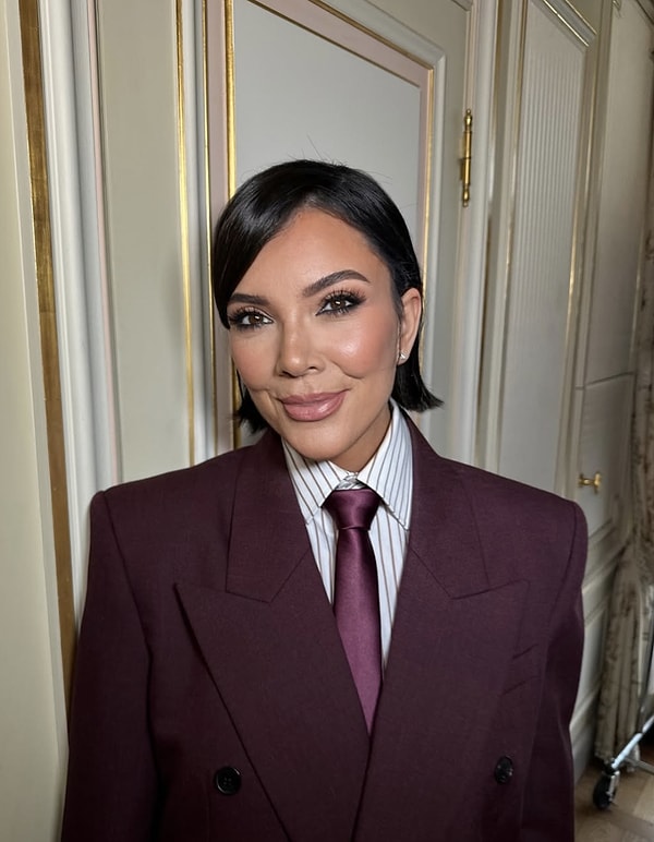 Yüzünü Gerdirerek 20 Yaş Gençleşti: Kris Jenner, Son Haliyle Kızı Kim Kardashian'a Benzetildi! 3 yuzunu gerdirerek 20 yas genclesti kris jenner son haliyle kizi kim kardashiana benzetildi 2 k8QZ4BsP