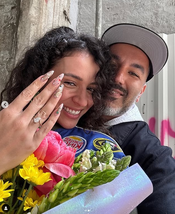 Zeynep Bastık'la Mutlu Sona Ulaşamamıştı: Tolga Akış, Gizem Kaya'ya Evlilik Teklifi Etti! 3 zeynep bastikla mutlu sona ulasamamisti tolga akis gizem kayaya evlilik teklifi etti 2 mltEZ3mT