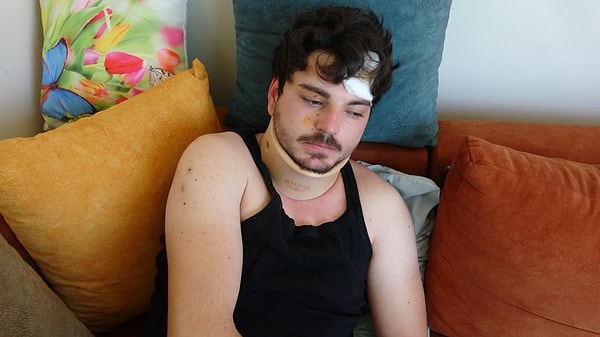 Bahar Dizisi Oyuncusu Mehmet Akif Akdeniz Trafikte Tartıştığı Kamyon Şoförü Tarafından Darp Edildi 2 bahar dizisi oyuncusu mehmet akif akdeniz trafikte tartistigi kamyon soforu tarafindan darp edildi 1 mCsnb2mM