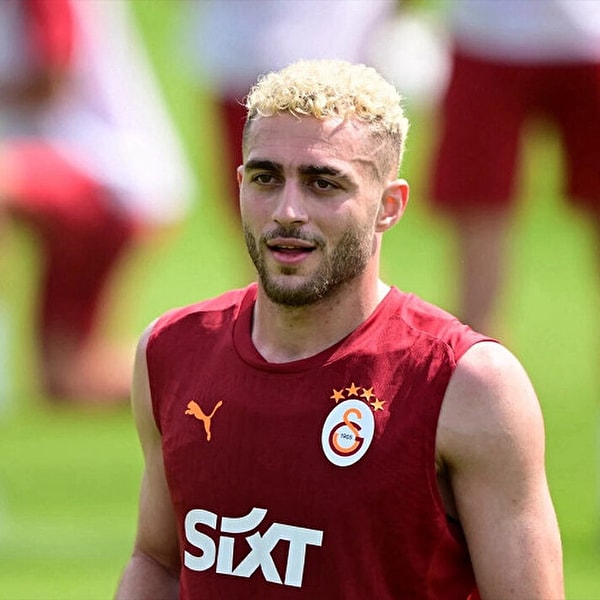 Barış Alper Yılmaz'ın Yakalanmamak İçin Kız Arkadaşını Bırakıp 25 Milyonluk Aracıyla Kaçtığı İddia Edildi! 1 baris alper yilmazin yakalanmamak icin kiz arkadasini birakip 25 milyonluk araciyla kactigi iddia edildi zDYiMeIr