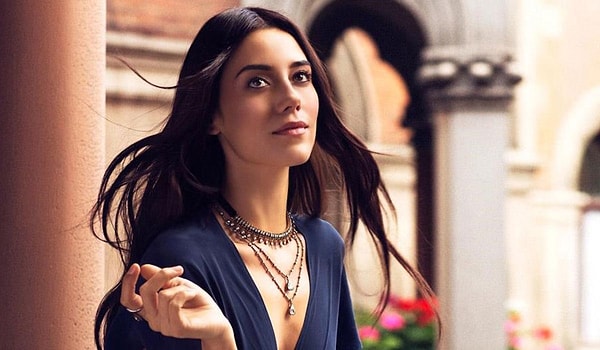Cansu Dere Kimdir? Cansu Dere Kaç Yaşında ve Nereli? Hangi Dizi ve Filmlerde Rol Aldı? Evli mi? 8 cansu dere kimdir cansu dere kac yasinda ve nereli hangi dizi ve filmlerde rol FMY72zjl