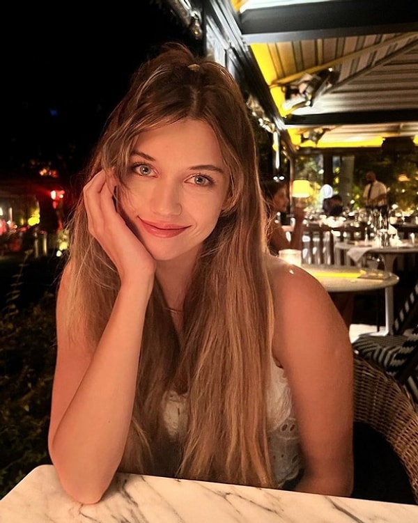 Çene Hattındaki Değişim Gözlerden Kaçmadı: Afra Saraçoğlu'nun Yüzüne Yaptırdığı Estetik İşlem Dikkat Çekti! 1 cene hattindaki degisim gozlerden kacmadi afra saracoglunun yuzune yaptirdigi estetik islem dikkat cekti 0 kuXI6LRI