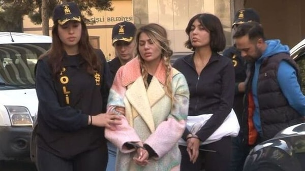 Dilan Polat, Bahar Candan'la Helva Kavurduğu Paylaşımları Tepki Çekince Yeni Karar Aldığını Duyurdu! 1 dilan polat bahar candanla helva kavurdugu paylasimlari tepki cekince yeni karar aldigini duyurdu 0 3LNXfsDd