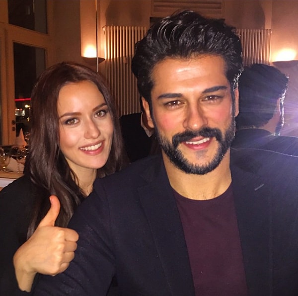 Doğal Yüzü Dikkat Çekti: Estetik İddialarını Yalanlayan Fahriye Evcen Makyajsız Halini Paylaştı! 1 dogal yuzu dikkat cekti estetik iddialarini yalanlayan fahriye evcen makyajsiz halini paylasti 0 JMDPsVVC