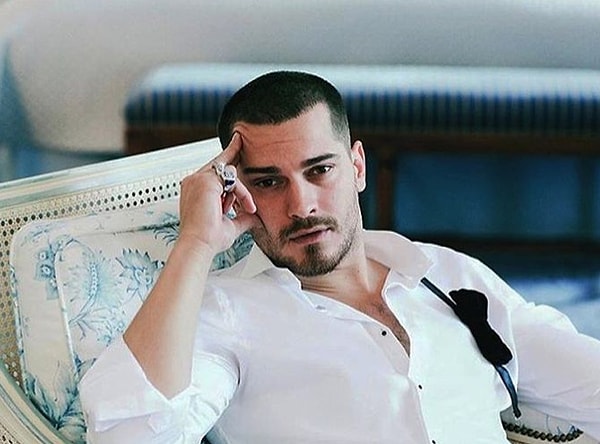 Eşref Rüya'nın Sezon Finalinden Sonra Sakallarına Veda Eden Çağatay Ulusoy'dan İmaj Değişikliği! 3 esref ruyanin sezon finalinden sonra sakallarina veda eden cagatay ulusoydan imaj degisikligi 2 8duQfcWh
