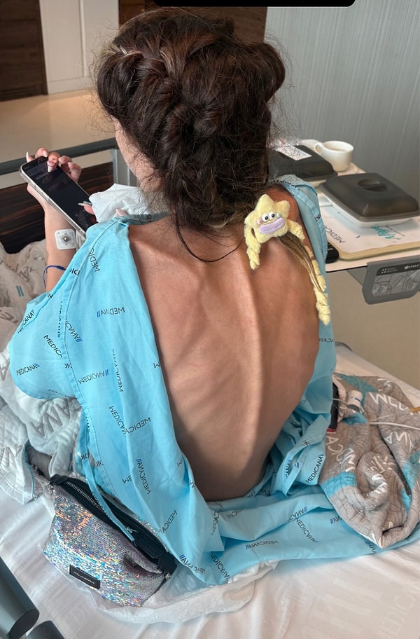 Kemikleri Sayılıyor: 29 Kiloya Düşen ve Organ Yetmezliği Teşhisi Konulan Nihal Candan'ın Vücudunun Son Hali! 3 kemikleri sayiliyor 29 kiloya dusen ve organ yetmezligi teshisi konulan nihal candanin vucudunun son H48pDRya