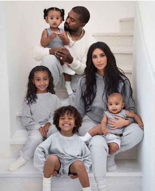 Kim Kardashian'ın 12 Yaşındaki Kızı North West'in Boyalı Saçları ve Yaşından Büyük Gösteren Tarzı Gündem Oldu! 1 kim kardashianin 12 yasindaki kizi north westin boyali saclari ve yasindan buyuk gosteren tarzi