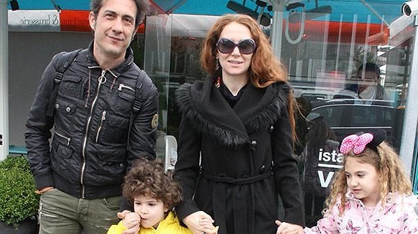 Kıraç'ın Bağıra Bağıra Eşlik Ettiğimiz "Ayşe" Şarkısının Aşk Filmi Tadındaki Romantik Hikayesi 5 kiracin bagira bagira eslik ettigimiz ayse sarkisinin ask filmi tadindaki romantik hikayesi 4 wkY7K7dE