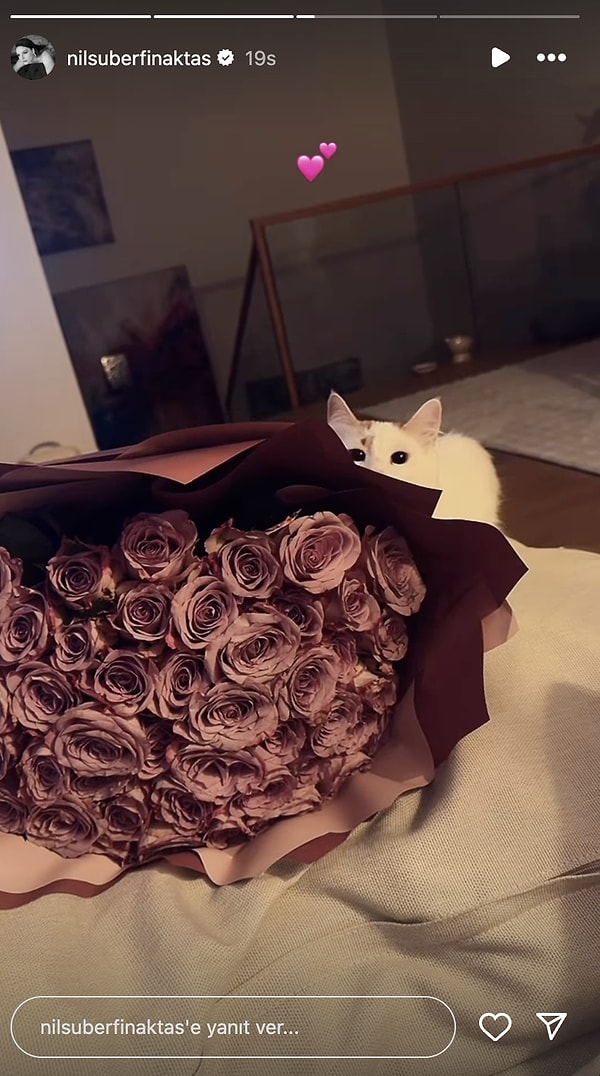 Merve Boluğur'un Sarı Saçlarından Zuhal Topal'ın Bronz Tenine 26 Haziran'da Ünlülerin Instagram Hikayeleri 11 merve bolugurun sari saclarindan zuhal topalin bronz tenine 26 haziranda unlulerin instagram hikayeleri 10 Sj6jUk5a