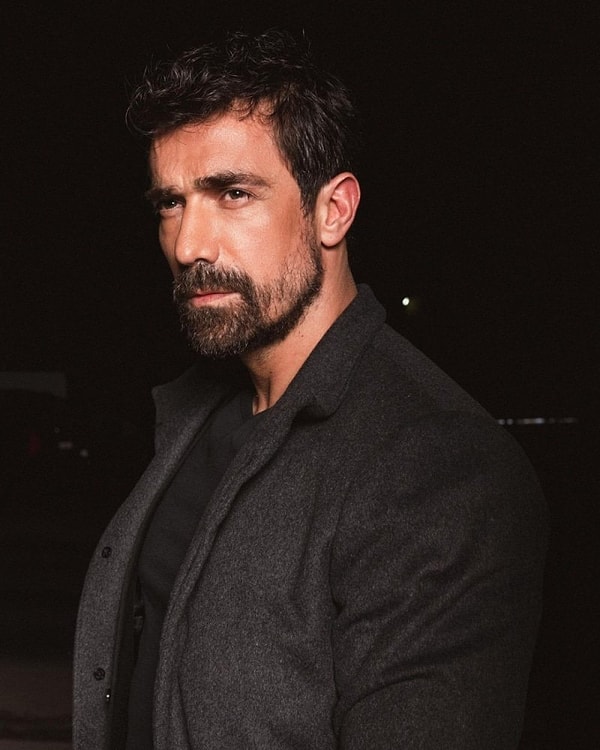 Ne Tepki Verdi? İbrahim Çelikkol'dan Milyonluk Aracını Duvara Çarpan Valeye Şaşırtan Cevap! 1 ne tepki verdi ibrahim celikkoldan milyonluk aracini duvara carpan valeye sasirtan cevap 0 3UFWtLVT