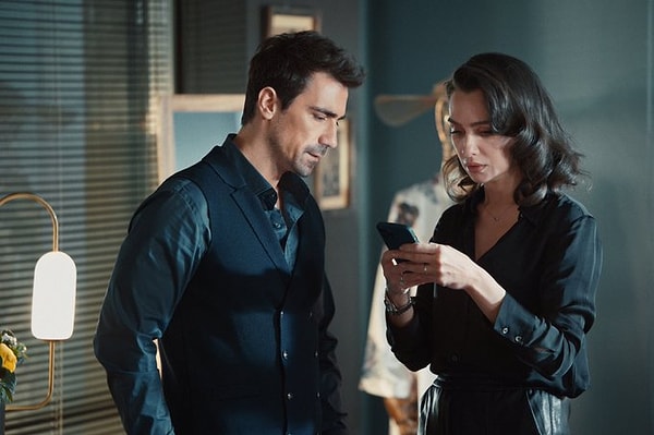 Ne Tepki Verdi? İbrahim Çelikkol'dan Milyonluk Aracını Duvara Çarpan Valeye Şaşırtan Cevap! 2 ne tepki verdi ibrahim celikkoldan milyonluk aracini duvara carpan valeye sasirtan cevap 1 dckMdbJ1