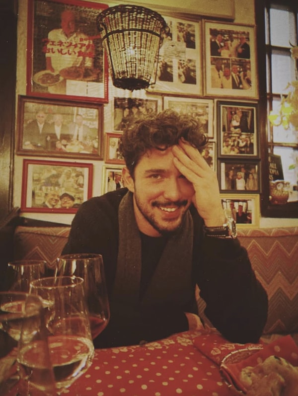 sakin gibi gorunen ama kalbi alev alev olan unluler 4 uvbbUyUh