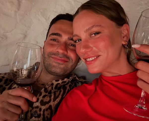 33. Yaşına Basan Serenay Sarıkaya'nın Bikinili Pozları Kullanıcılardan "Gittikçe Gençleşiyor!" Tepkisi Aldı 2 33 yasina basan serenay sarikayanin bikinili pozlari kullanicilardan gittikce genclesiyor tepkisi aldi 1 SlcmOfWe