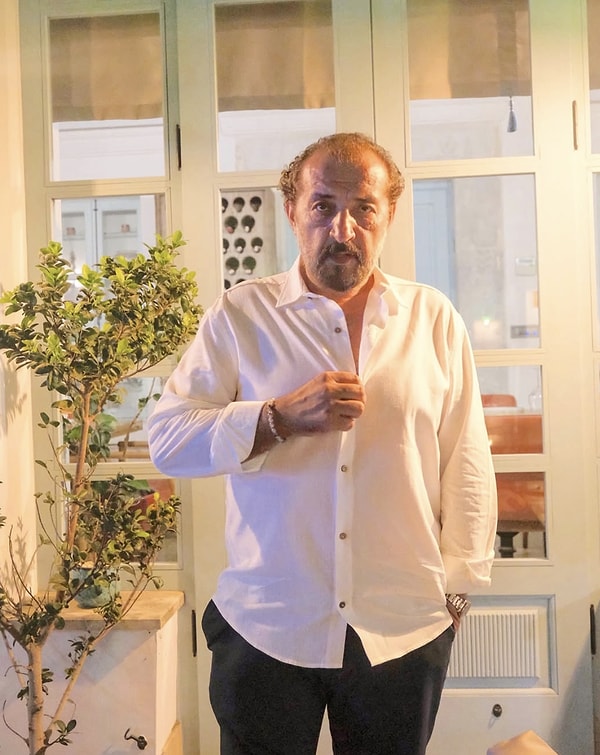 Ailede Yeni Bir Şef Var: Mehmet Yalçınkaya'nın Gözlerden Uzak Büyüttüğü Oğlu Utkan Gastronomi Mezunu Oldu! 1 ailede yeni bir sef var mehmet yalcinkayanin gozlerden uzak buyuttugu oglu utkan gastronomi mezunu jm4am3Vd