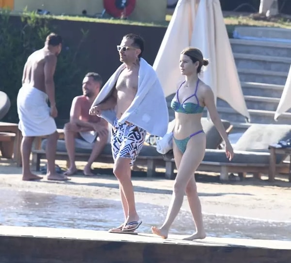 Ber&Ken Yaz Modunu Açtı: Beren Saat ve Kenan Doğulu'dan Bodrum Görüntüleri Geldi 1 berken yaz modunu acti beren saat ve kenan doguludan bodrum goruntuleri geldi 0 JfUHY1Wn