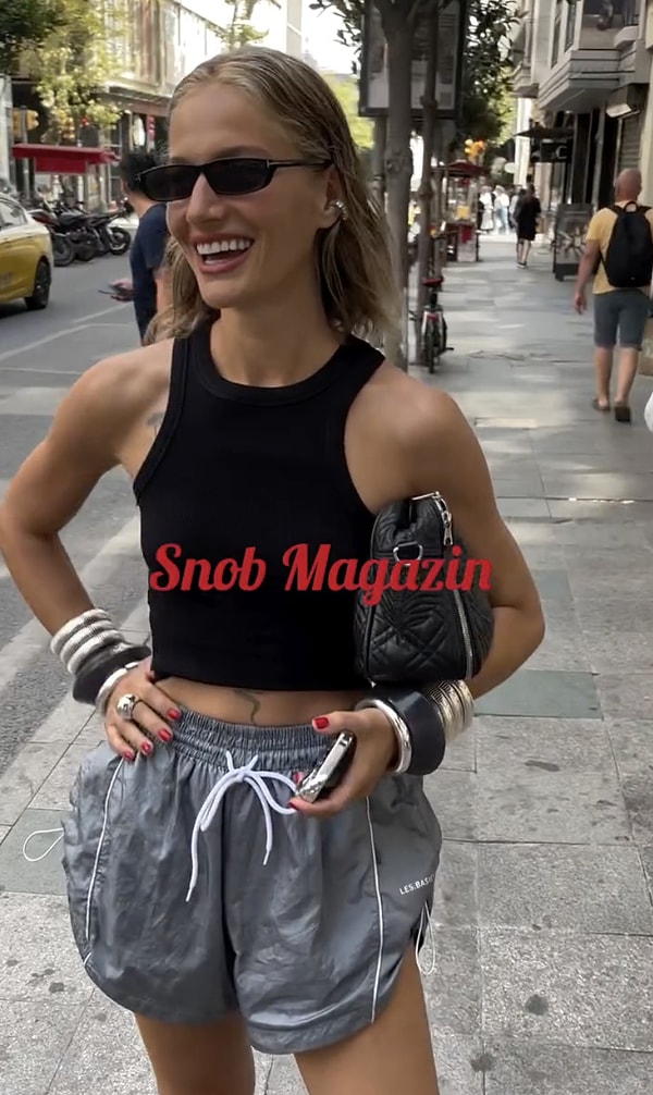 Biz Sıcaktan Kavrulurken Deri Çizme Giymeyi Tercih Eden Gülcan Arslan'ın Rüküşlük Seviyesi Dillere Fena Düştü! 2 biz sicaktan kavrulurken deri cizme giymeyi tercih eden gulcan arslanin rukusluk seviyesi dillere fena rsMDVV1B
