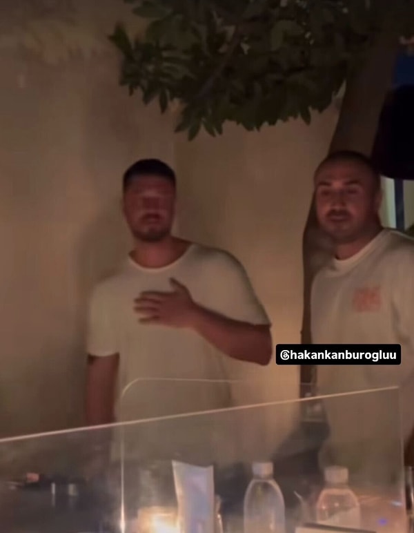 Boşanalı Bir Hafta Oldu: Ezgi Mola'yla Evliliği Biten Mustafa Aksakallı, Murat Boz'la Gecelerde Görüntülendi 3 bosanali bir hafta oldu ezgi molayla evliligi biten mustafa aksakalli murat bozla gecelerde goruntulendi TZhuVS1C