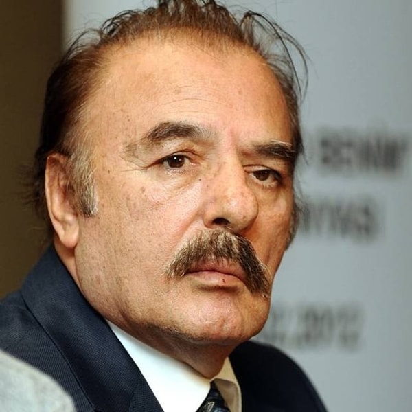 Ferdi Tayfur'un Arabeski Yeniden Dirilten "Emmoğlu" Şarkısının Merak Uyandıran Hikayesini Anlatıyoruz! 8 ferdi tayfurun arabeski yeniden dirilten emmoglu sarkisinin merak uyandiran hikayesini anlatiyoruz 7 LV21mTGH