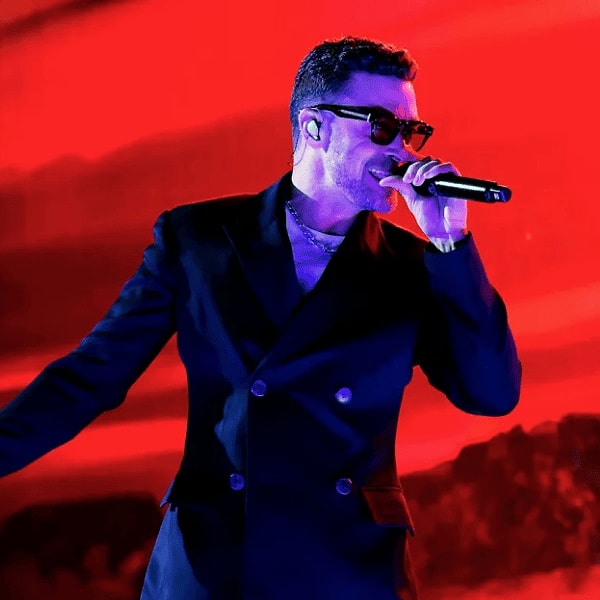 Justin Timberlake Konserinde Video Çekerken Kenan Doğulu’ya Denk Gelen Kızın Şaşkınlığı Viral Oldu 1 justin timberlake konserinde video cekerken kenan doguluya denk gelen kizin saskinligi viral oldu 0 XG1tZWTK