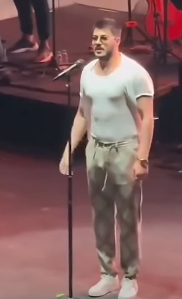Konser Tarzı Olay Olan Semicenk Çok Eleştirilen "İç Çamaşırı Giymeden Sahneye Çıktı" İddialarına Yanıt Verdi! 2 konser tarzi olay olan semicenk cok elestirilen ic camasiri giymeden sahneye cikti iddialarina yanit 39giJtum