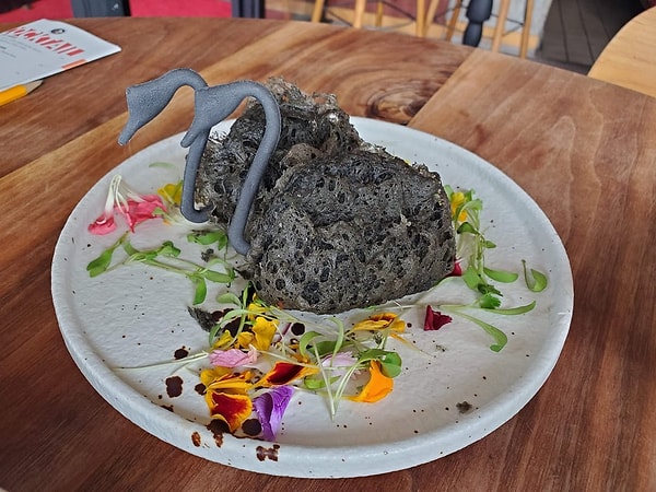 Lüks ve Pahalı Restoranların Masaya Geldiğinde Hayatı Sorgulatacak Göz Kanatan Sunumları 13 luks ve pahali restoranlarin masaya geldiginde hayati sorgulatacak goz kanatan sunumlari 12 SnOQpkat