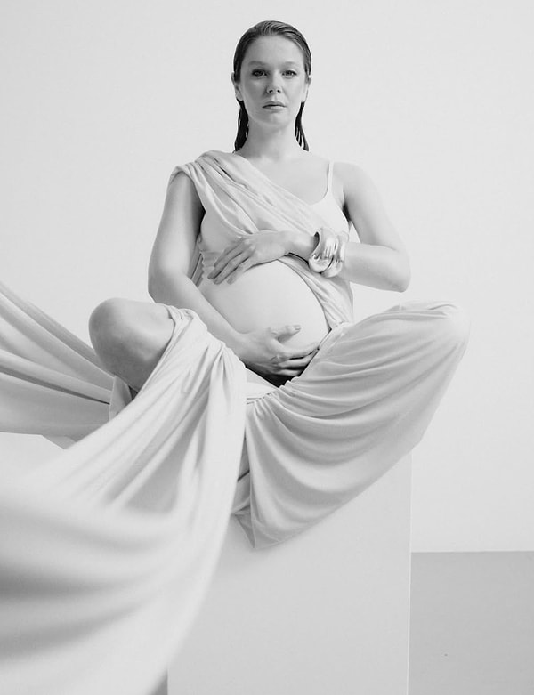 luna 1 yasinda unlu oyuncu burcu biricikin minik kopyasiyla paylasimi kalpleri eritti 1