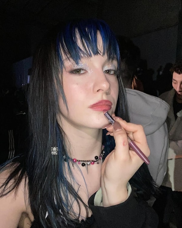 Manifest Grubu Üyesi Zeynep Oktay Kimdir, Kaç Yaşında? Zeynep Oktay Kariyeri ve Instagram Hesabı 6 manifest grubu uyesi zeynep oktay kimdir kac yasinda zeynep oktay kariyeri ve instagram hesabi ktwfqZv7
