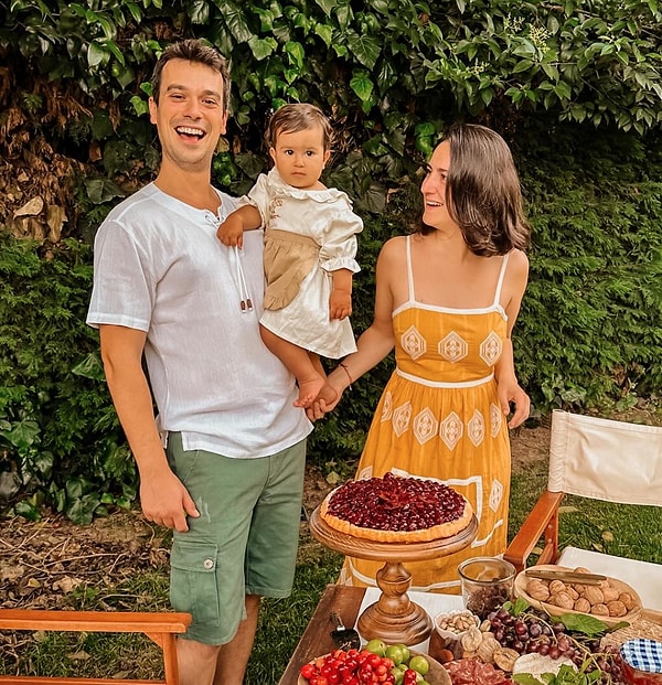 Minik Kızıyla Yaptığı Paylaşımlarla Babalığın Kitabını Yazan Özgür Uysal'dan Ebeveynlik Dersleri! 3 minik kiziyla yaptigi paylasimlarla babaligin kitabini yazan ozgur uysaldan ebeveynlik dersleri 2 DkKbHNFt