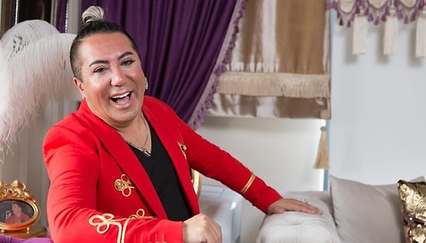 Murat Övüç’ten Hayranına Büyük Ayıp: El Emeği Çiçeğini Sahne Ortasında Yere Fırlattı! 1 murat ovucten hayranina buyuk ayip el emegi cicegini sahne ortasinda yere firlatti 0 wBtQSjVU