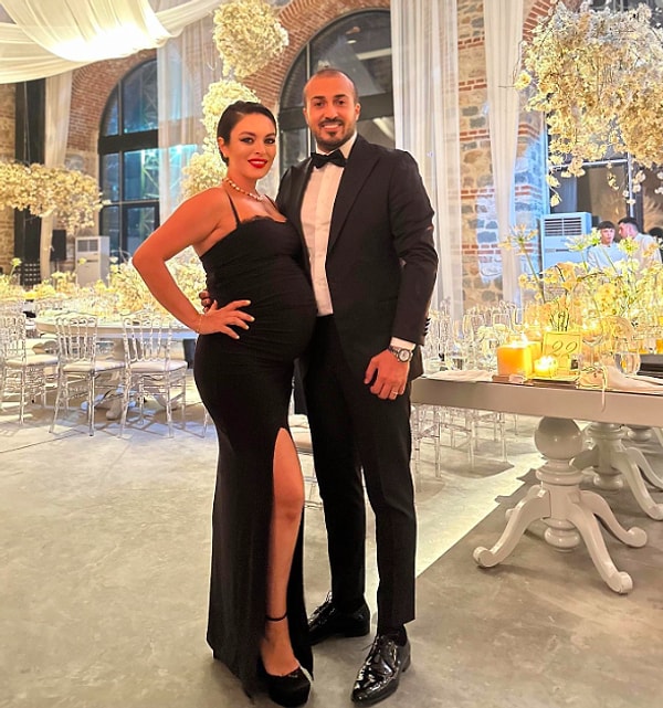 mustafa aksakalli ile evliligini tek celsede bitiren ezgi mola oglu canla bas basa tatilde QORrU8Qw