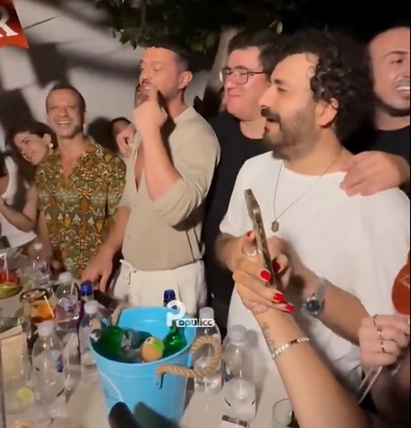 O Ortam Olay Oldu: Murat Boz Yeni Şarkısını Hasan Can Kaya, İbrahim Büyükak ve Rıza Kocaoğlu ile Kutladı! 1 o ortam olay oldu murat boz yeni sarkisini hasan can kaya ibrahim buyukak ve URz95rLa
