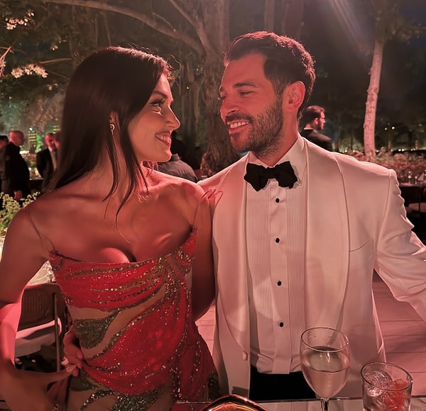 Oğlu Evlendi: Dünyaca Ünlü Modacı Elie Saab'ın Gelini İçin Tasarladığı Gelinlik Paylaşım Rekoru Kırdı! 3 oglu evlendi dunyaca unlu modaci elie saabin gelini icin tasarladigi gelinlik paylasim rekoru kirdi Q74tNdQe