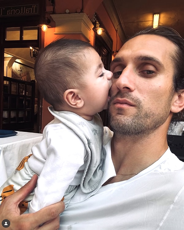 Tombik Ayakları Kalpleri Eritti: Melisa Aslı Pamuk 6 Ay Önce Kucağına Aldığı Oğlu Mylan'la Pozunu Paylaştı! 2 tombik ayaklari kalpleri eritti melisa asli pamuk 6 ay once kucagina aldigi oglu mylanla L1kbOqiT
