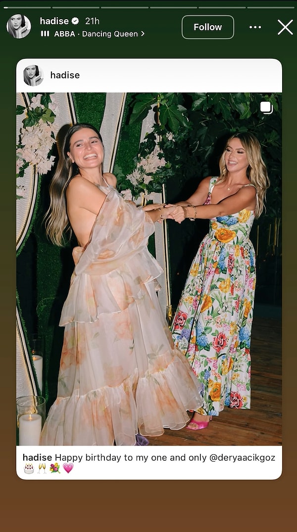 Bergüzar Korel'in Düğün Davetiyesinden Kobal Ailesinin Ayaklarına 7 Ağustos'ta Ünlülerin Instagram Hikayeleri 7 berguzar korelin dugun davetiyesinden kobal ailesinin ayaklarina 7 agustosta unlulerin instagram hikayeleri 6 dI2gkXRV