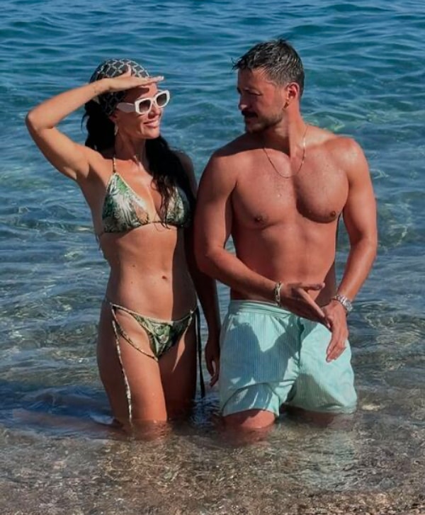 Kısa Süre Önce Boşanan Pelin Akil ve Anıl Altan'ın İkiz Kızlarıyla Birlikte Tatile Çıkmaları Tartışma Yarattı! 2 kisa sure once bosanan pelin akil ve anil altanin ikiz kizlariyla birlikte tatile cikmalari WLYLLwdI