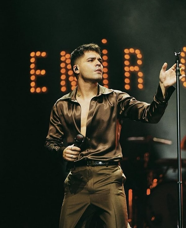 olayli konser emircan igrek konser ortasinda insanlik dersi verdi 1 dnflqsZ4