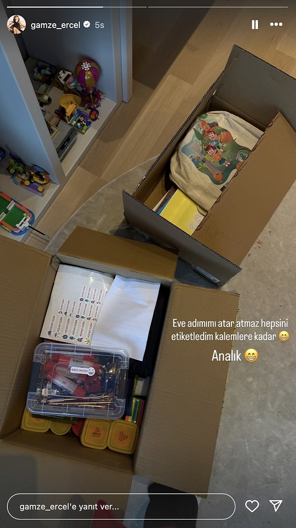 silinmeden yetisin 31 agustosta unlulerin paylastigi kacarsa yazik olur temali instagram hikayeleri 5 dt7bUM77