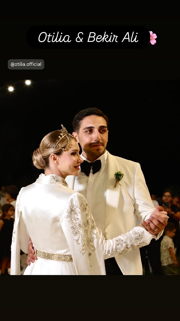 Sinan Akçıl'la Yaşadığı Aşk İçin "Aptaldım" Demişti: Türkle Evlenen Otilia, Düğünü İki Sene Sonra Anca Yaptı! 2 sinan akcilla yasadigi ask icin aptaldim demisti turkle evlenen otilia dugunu iki sene sonra mTcK6bci