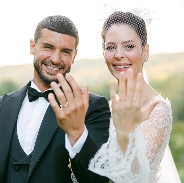 ucuncu kisi iddiasi patladi berk oktay ve yildiz cagri atiksoyun evliliginde sette baslayan yakinlasma JdFgVfi3