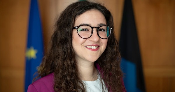 unluler ifsa etti kadin siyasetcilerin fotograflari yetiskin icerikli sitelerde yayinlandi 1 gFaAkl5f