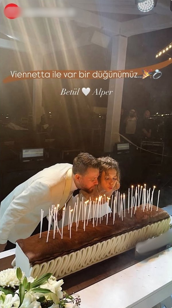 YouTuber Alper Rende ve Influencer Betül Çakmak'ın Düğünlerinde Sponsorlu Pasta Tercih Etmeleri Dile Düştü! 2 youtuber alper rende ve influencer betul cakmakin dugunlerinde sponsorlu pasta tercih etmeleri dile dustu rPSwgnIv