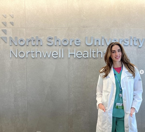 Bingöl’e Gitmeyen Türkiye Güzeli İdil Bilgen Ülkeyi Terk Etti: Doktorluk Görevine Bakın Nerede Başladı! 3 bingole gitmeyen turkiye guzeli idil bilgen ulkeyi terk etti doktorluk gorevine bakin nerede basladi jVbbynUc